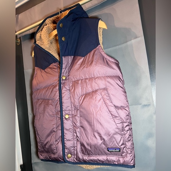 Patagonia Hooded Reversible Insulated Girls Vest - Picture 5 of 11